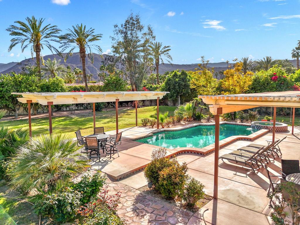 72400 Tanglewood Lane