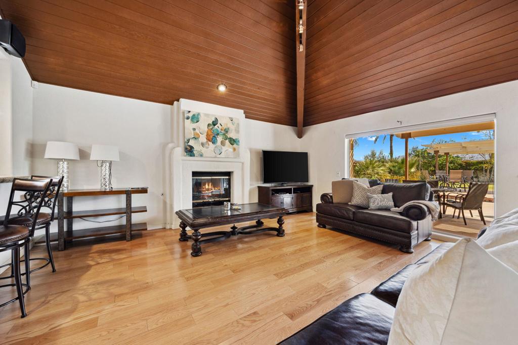 72400 Tanglewood Lane