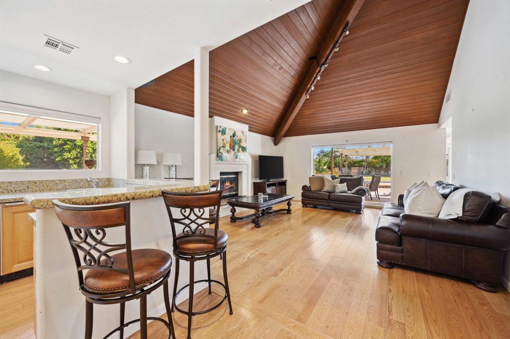 72400 Tanglewood Lane