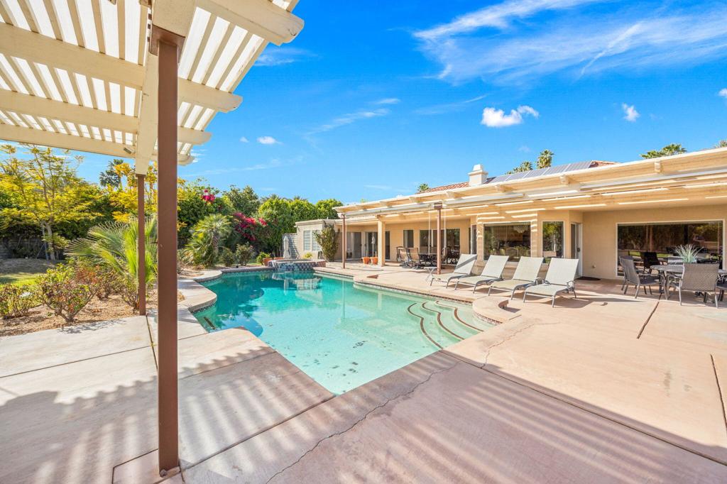 72400 Tanglewood Lane