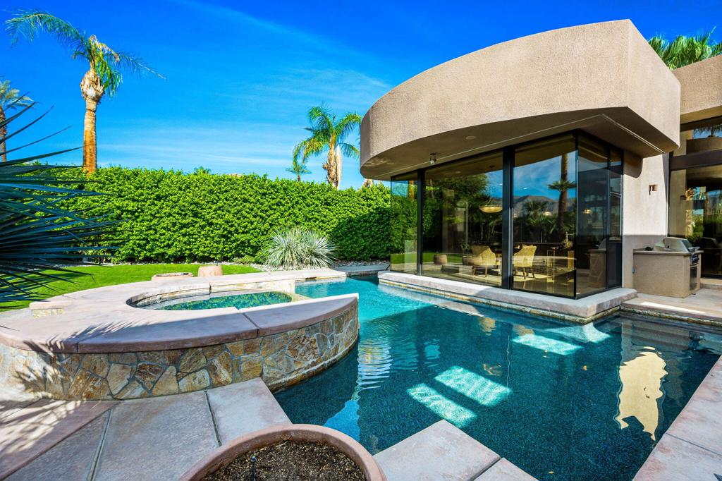 152 Waterford Circle