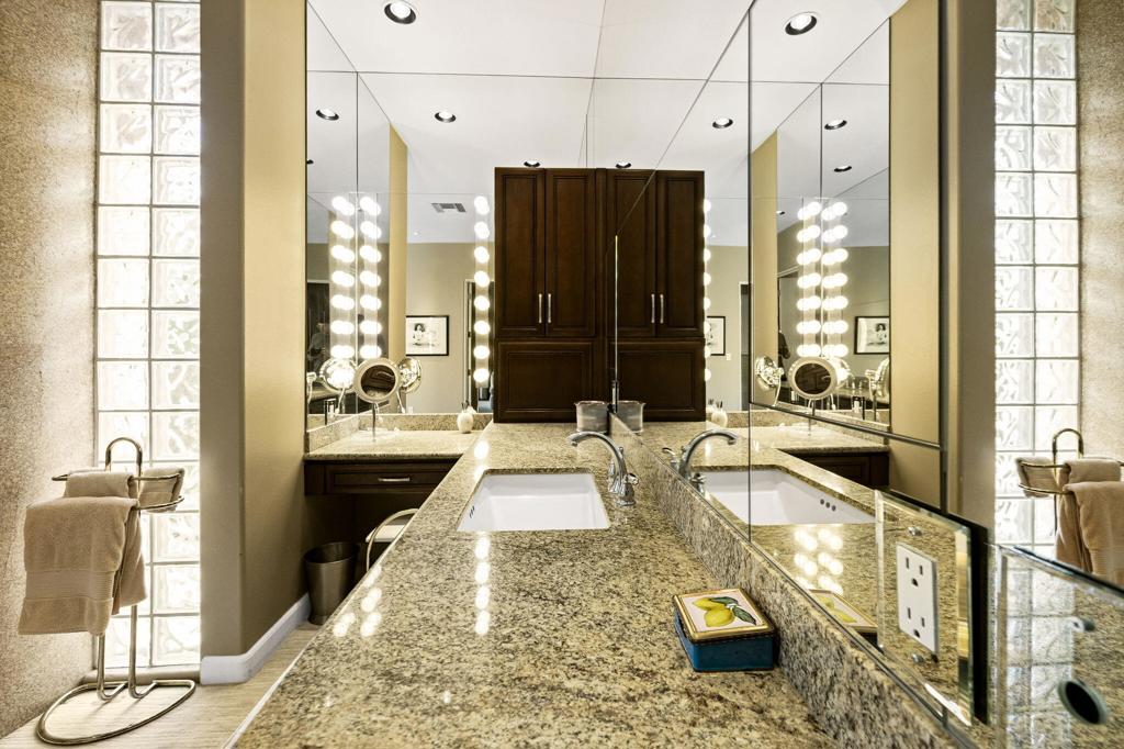 152 Waterford Circle