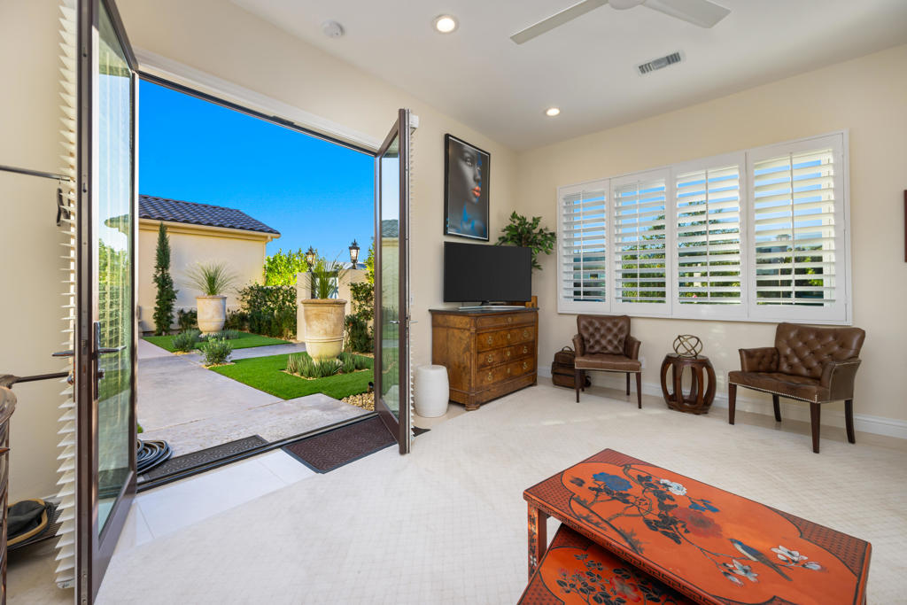 18 Normandy Way