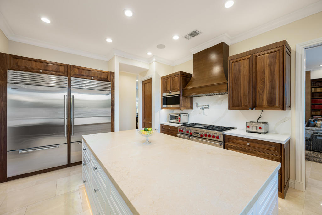 18 Normandy Way