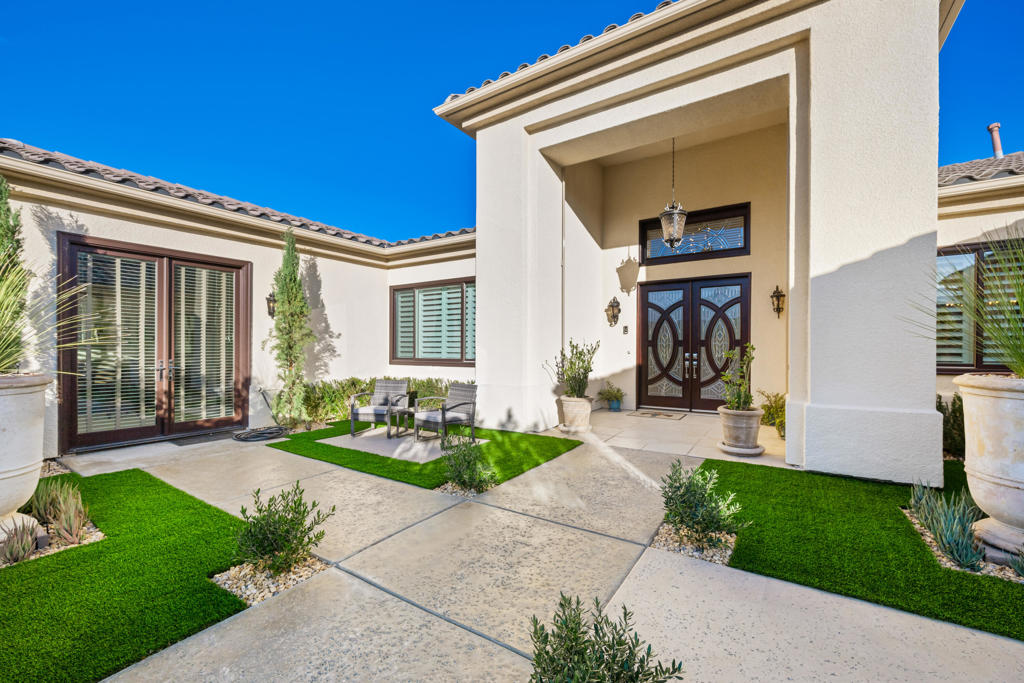 18 Normandy Way