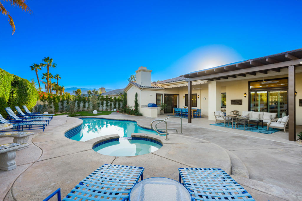 18 Normandy Way
