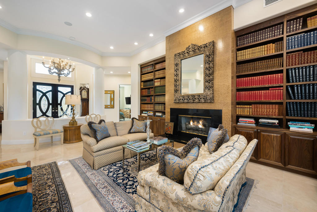18 Normandy Way