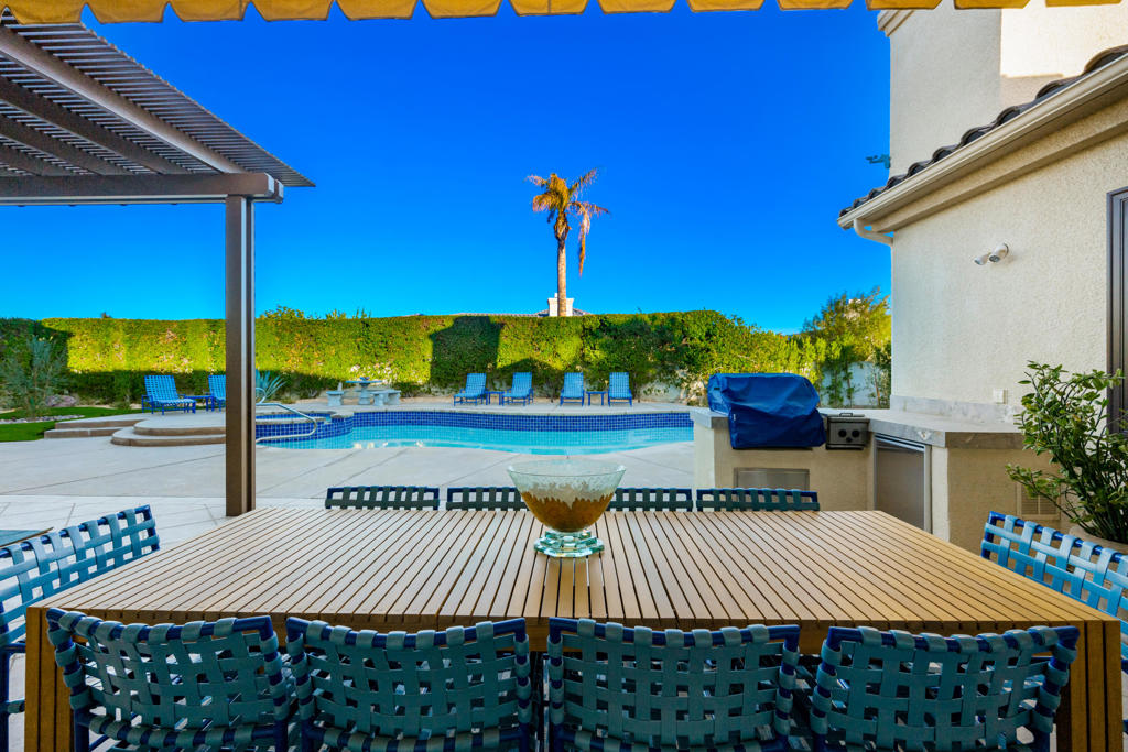 18 Normandy Way