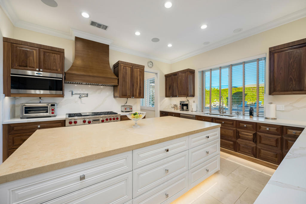 18 Normandy Way