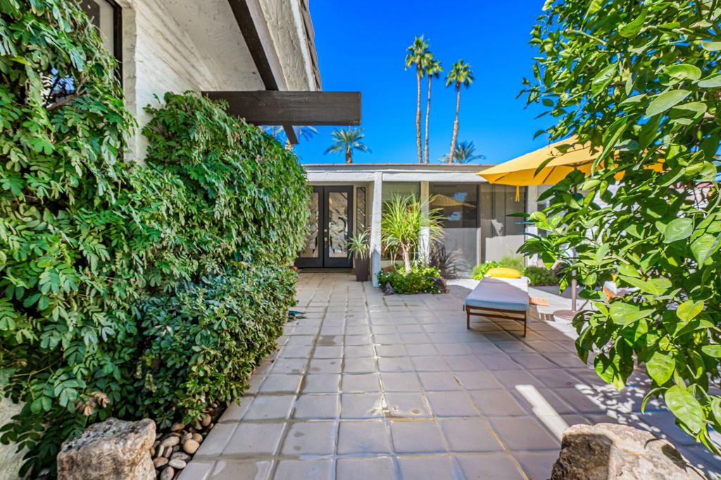 44841 Desert Horizons Drive