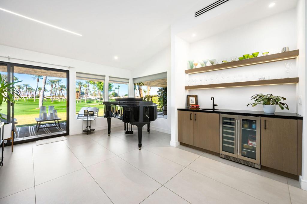 44841 Desert Horizons Drive