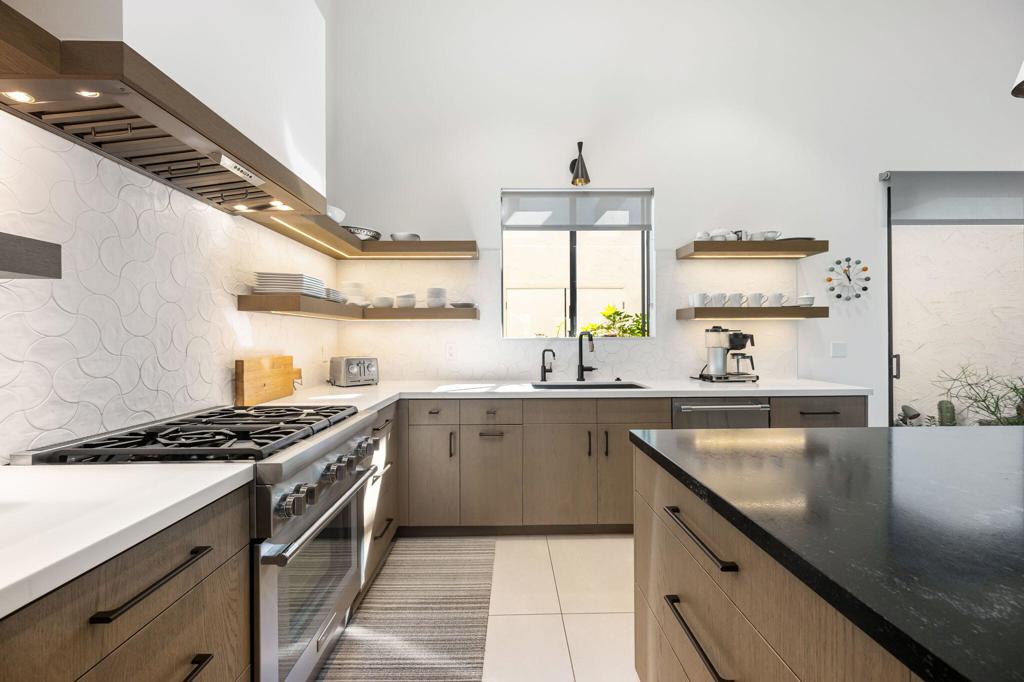 44841 Desert Horizons Drive