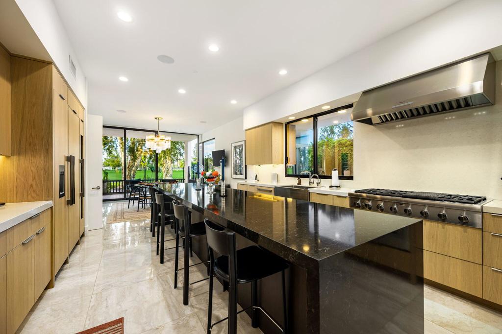 71120 N Thunderbird Terrace