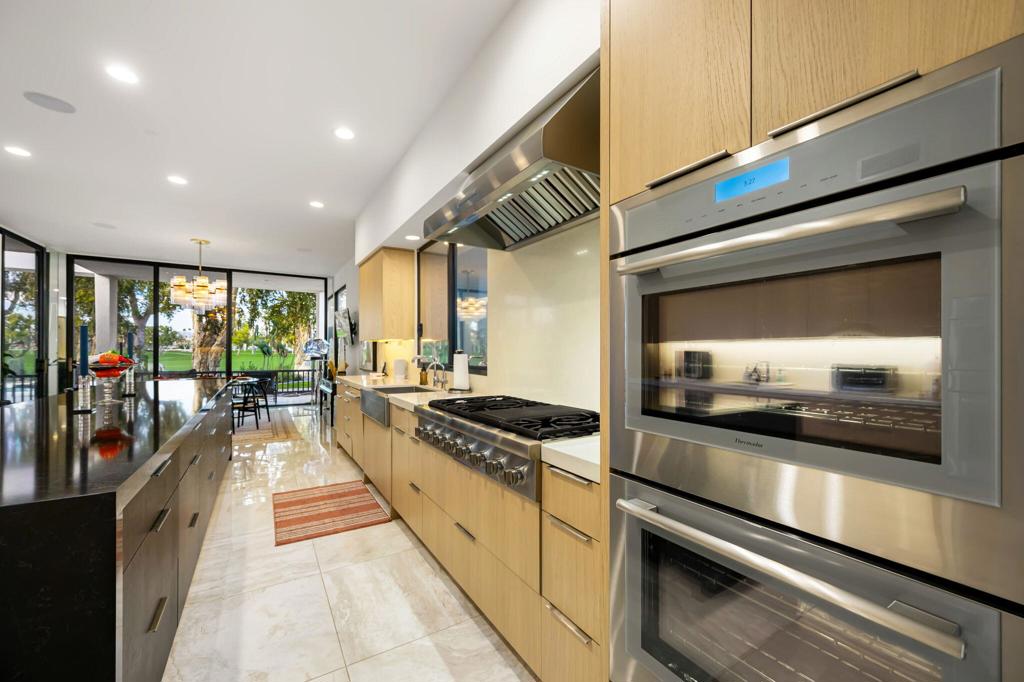 71120 N Thunderbird Terrace