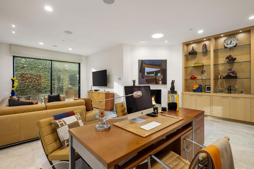 71120 N Thunderbird Terrace