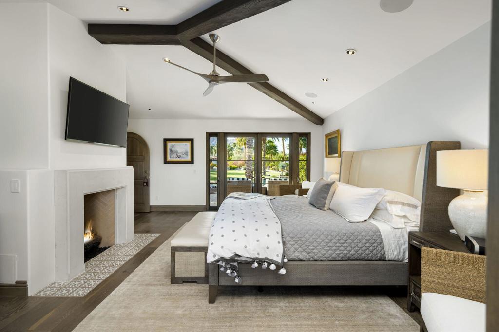 49400 Della Robbia Lane