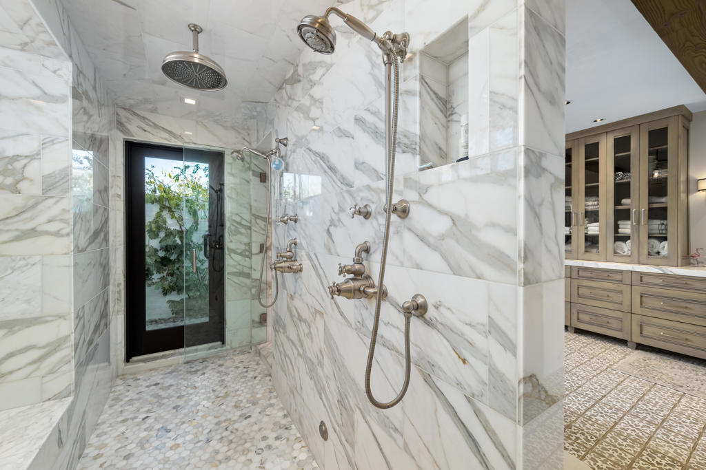 49400 Della Robbia Lane