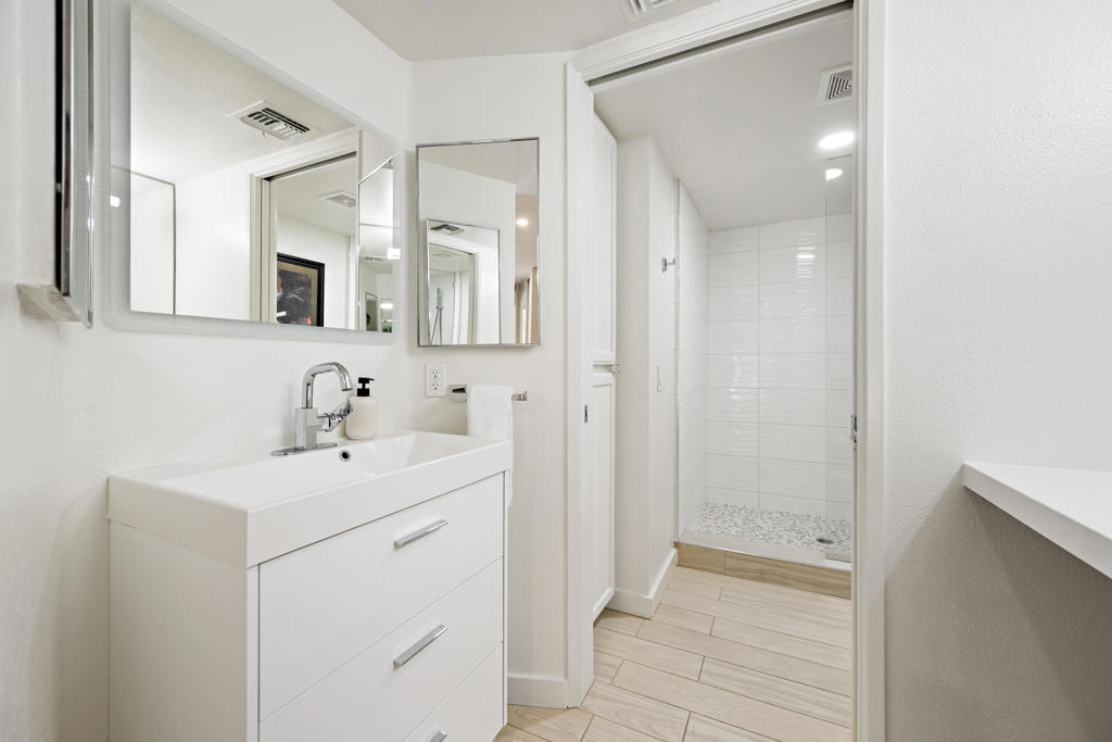 100 E Stevens Road 513
