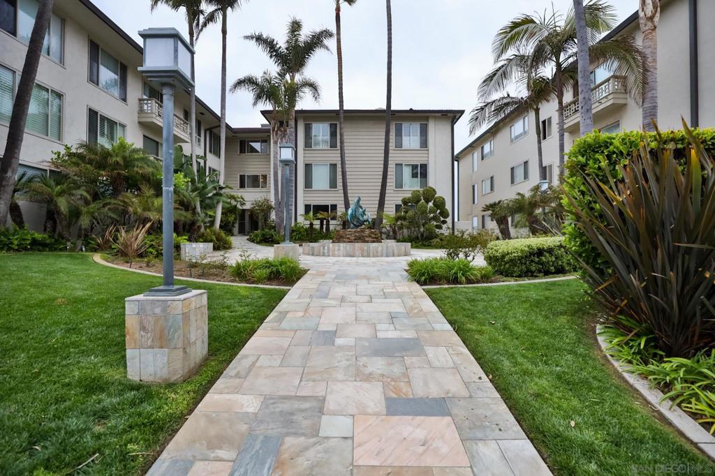 220 Coast Blvd 2M