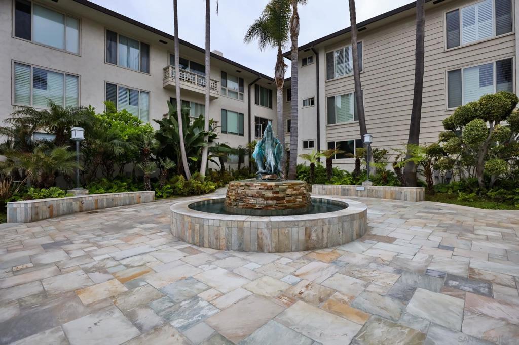 220 Coast Blvd 2M