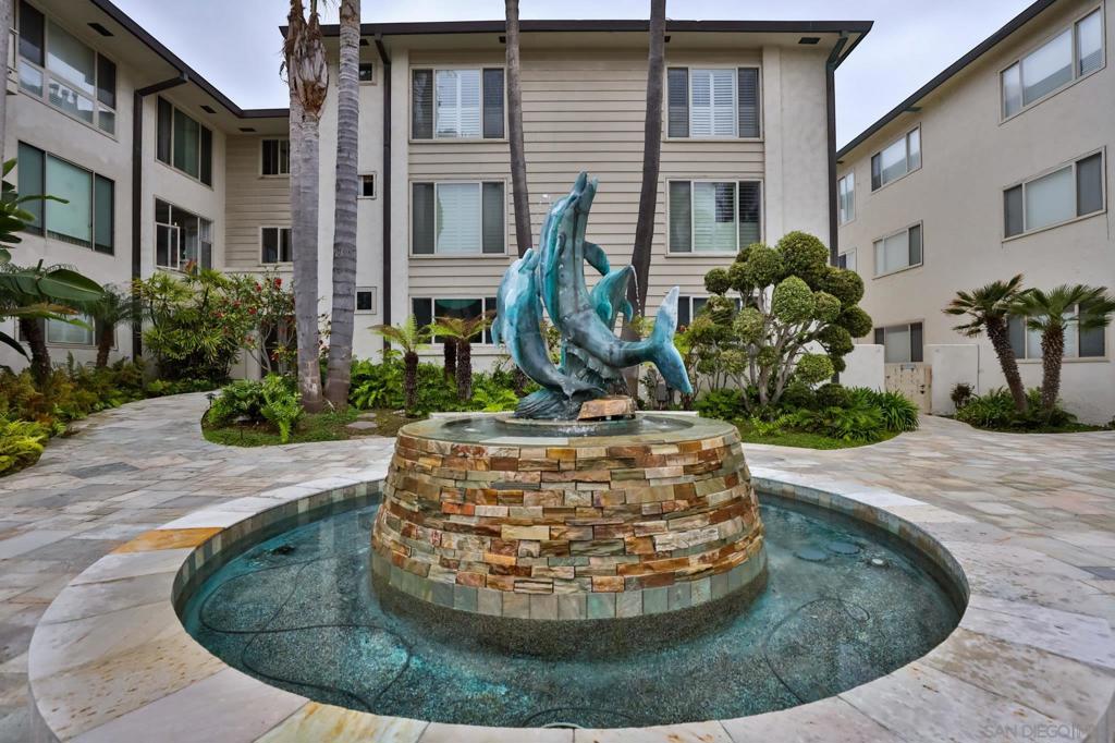 220 Coast Blvd 2M