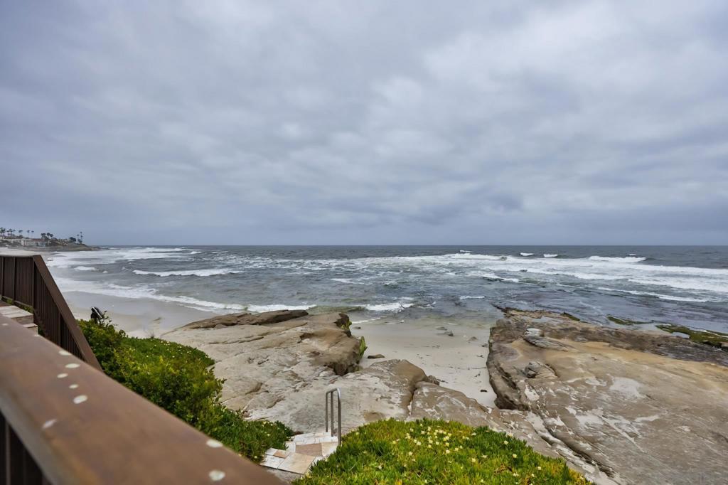 220 Coast Blvd 2M