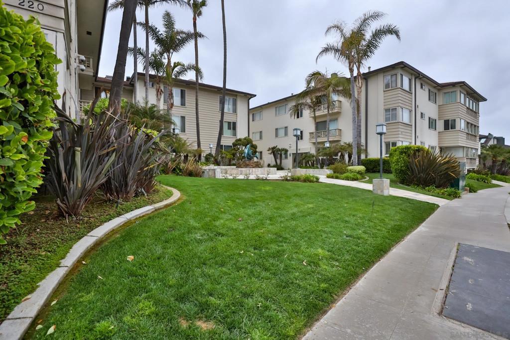 220 Coast Blvd 2M