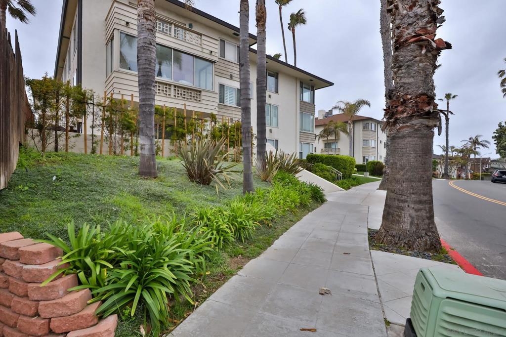 220 Coast Blvd 2M