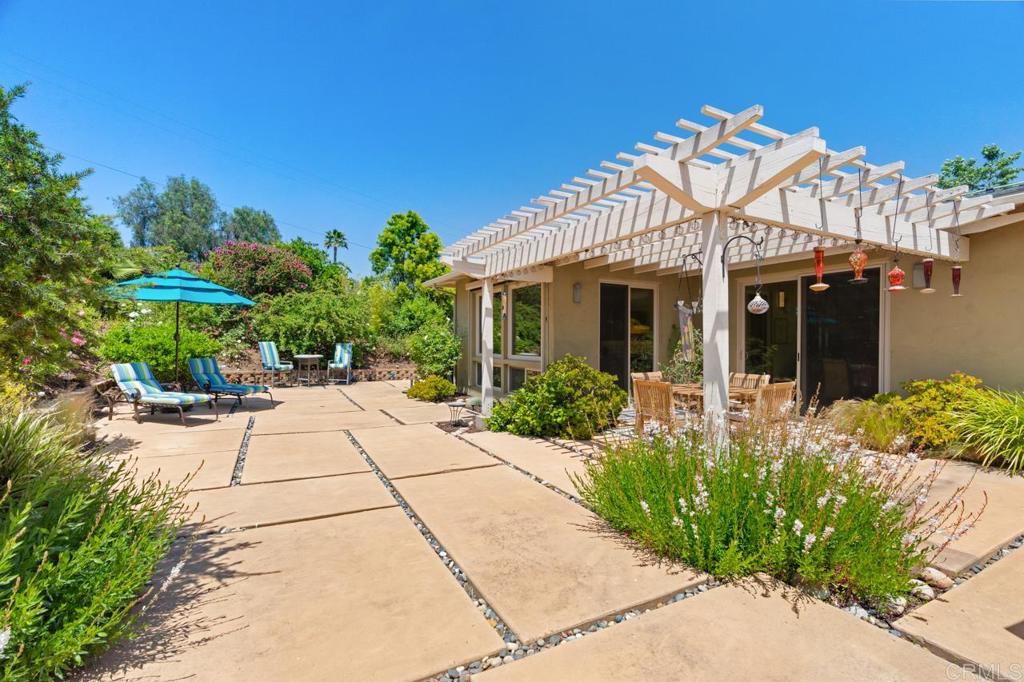 1444 North twin Oaks Valley Road