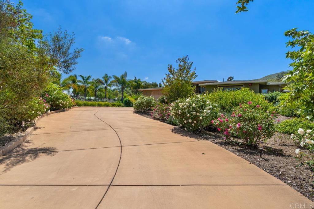 1444 North twin Oaks Valley Road