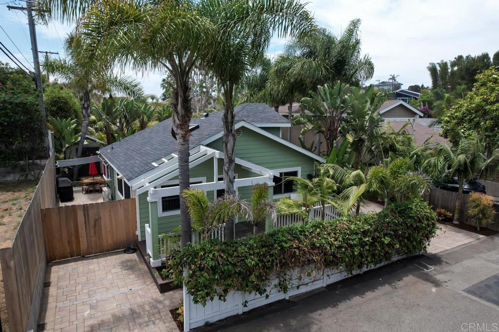 121 CADMUS St.