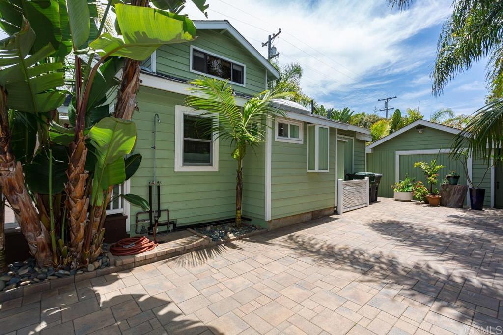 121 CADMUS St.