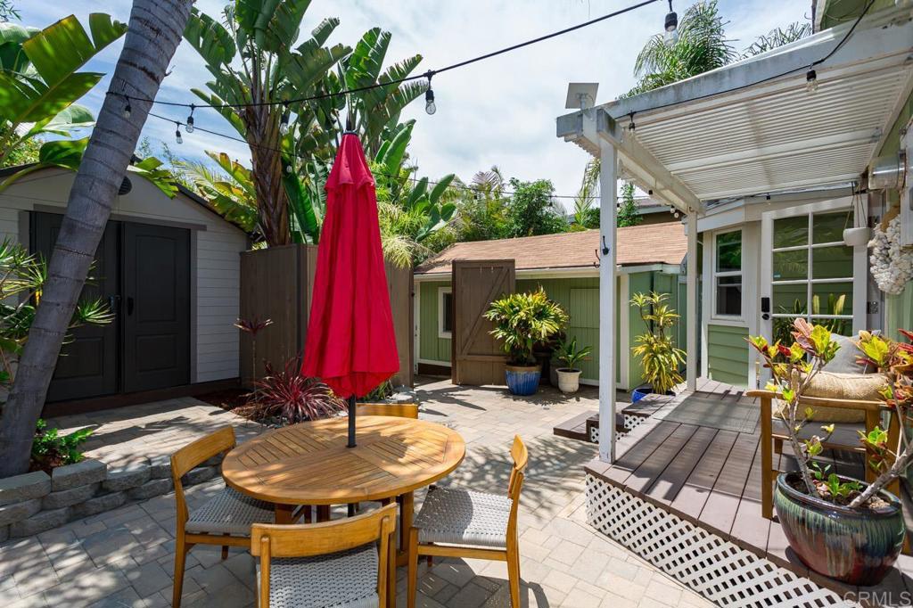 121 CADMUS St.