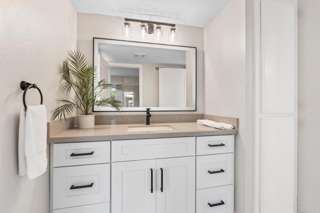 201 Meadow Vista Way