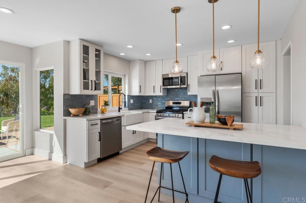 201 Meadow Vista Way