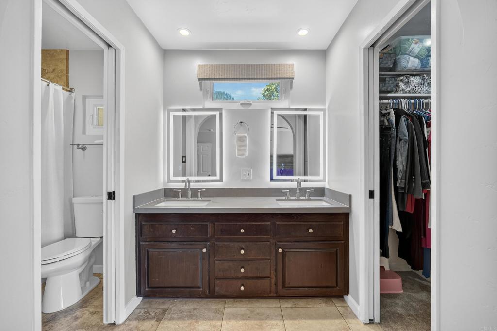 9908 West lilac