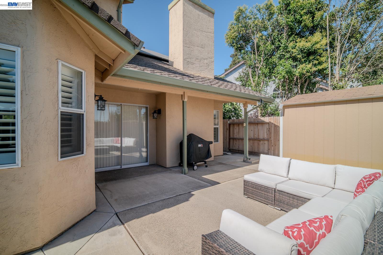 230 Laurelwood Cir