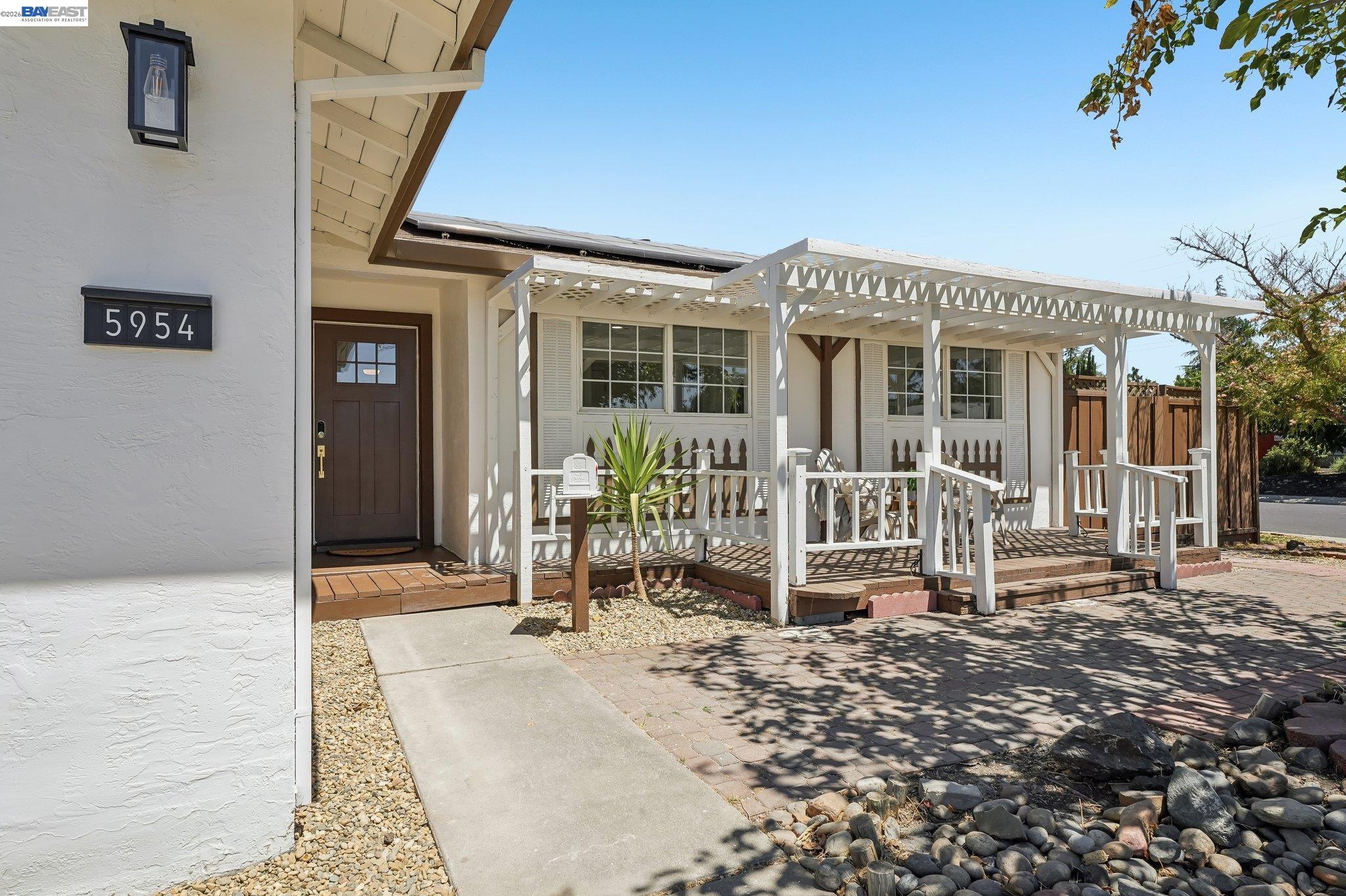 5954 Running Hills Ave