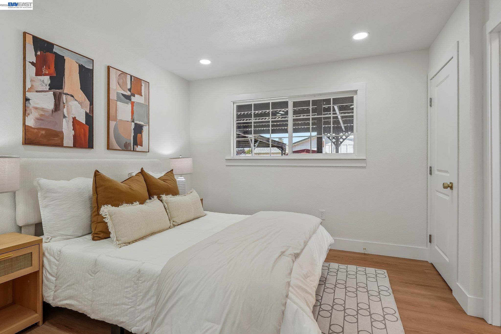 5954 Running Hills Ave