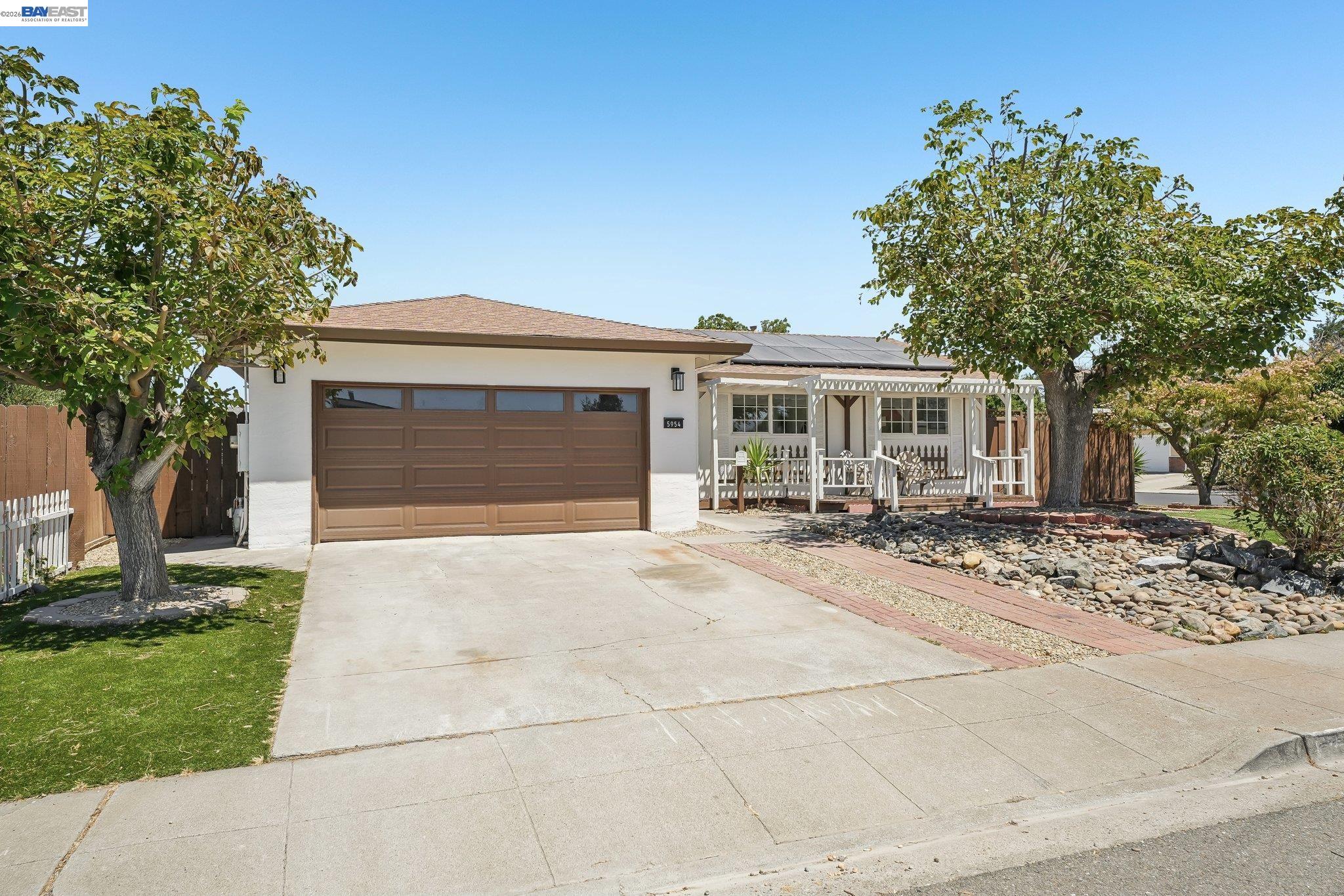 5954 Running Hills Ave