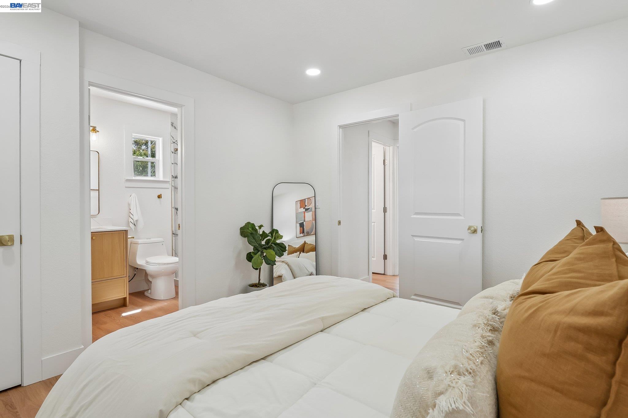 5954 Running Hills Ave