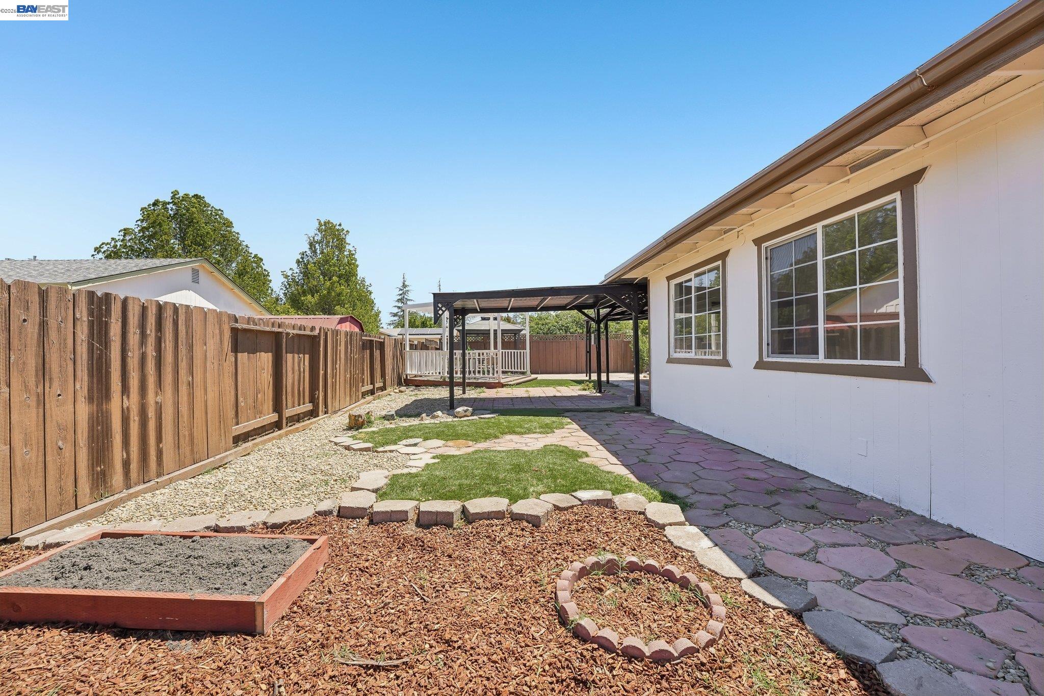 5954 Running Hills Ave