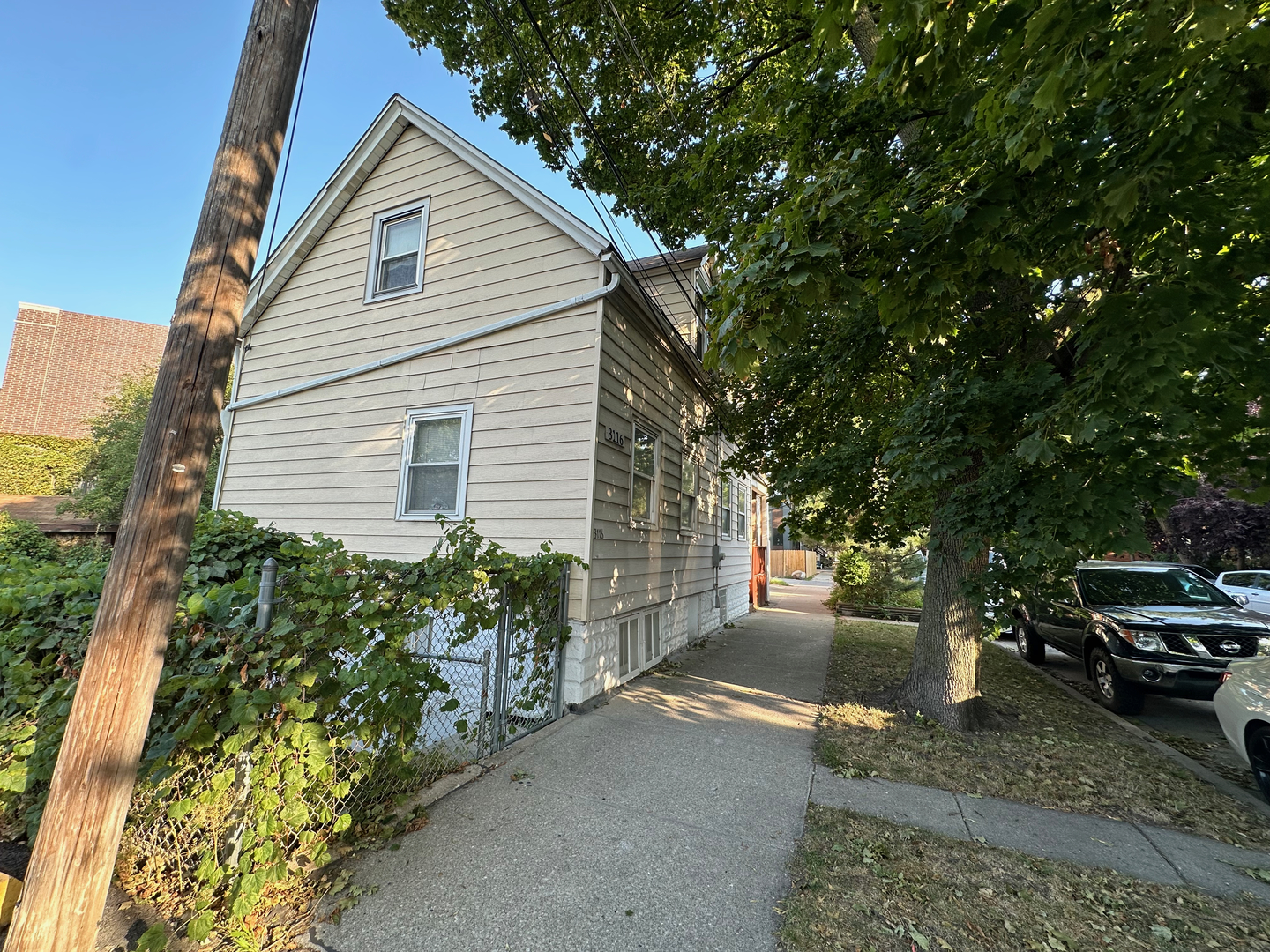 3116 N Oakley Avenue