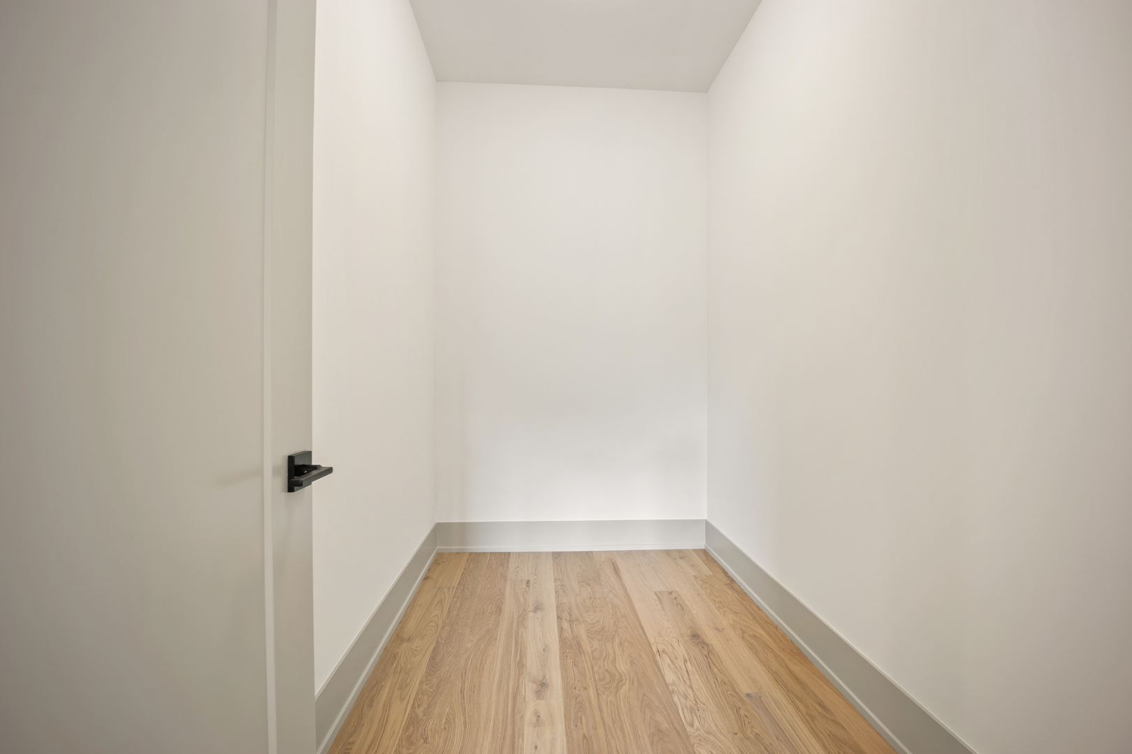 1548 W Ardmore Avenue Unit: 2F
