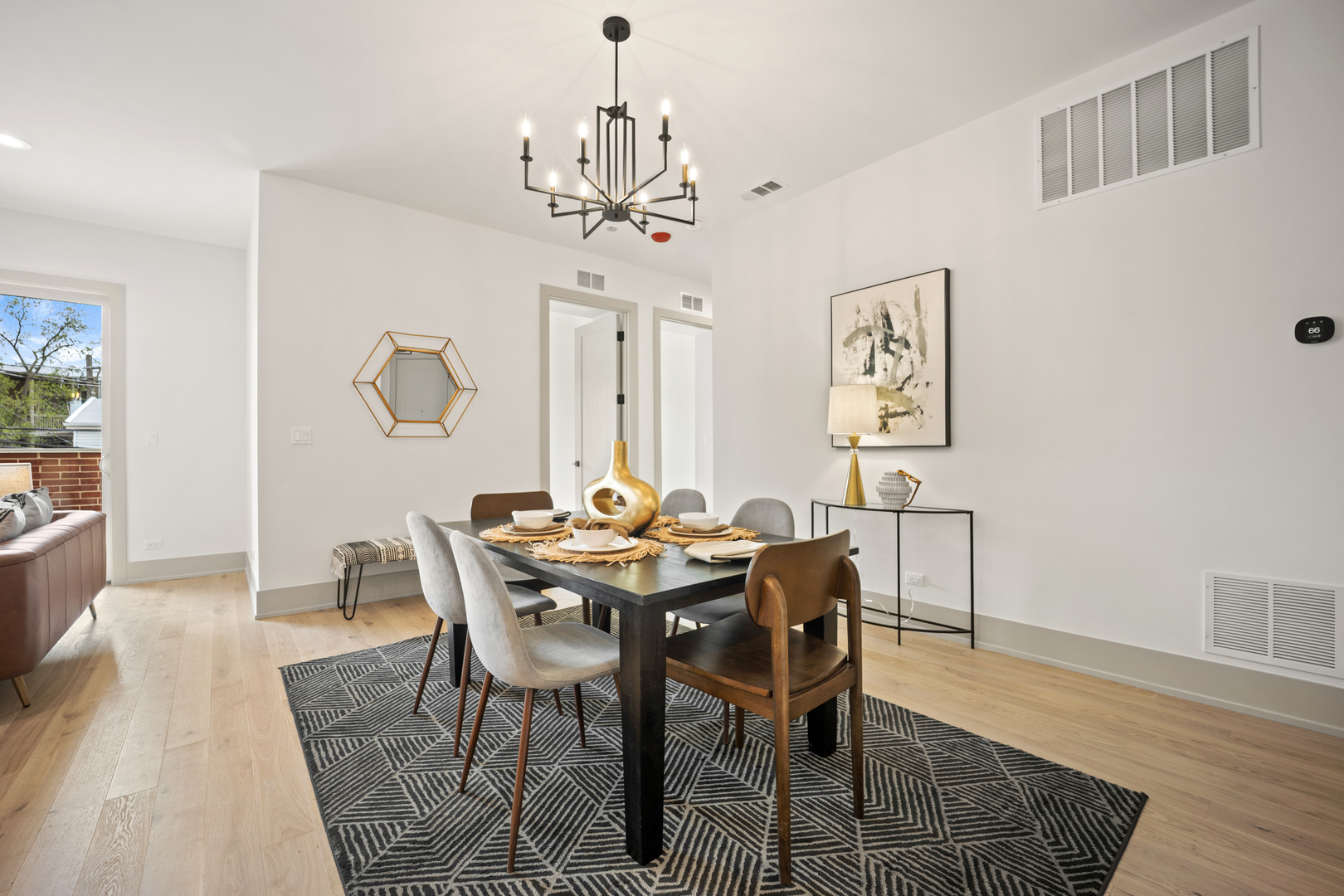 1548 W Ardmore Avenue Unit: 2F