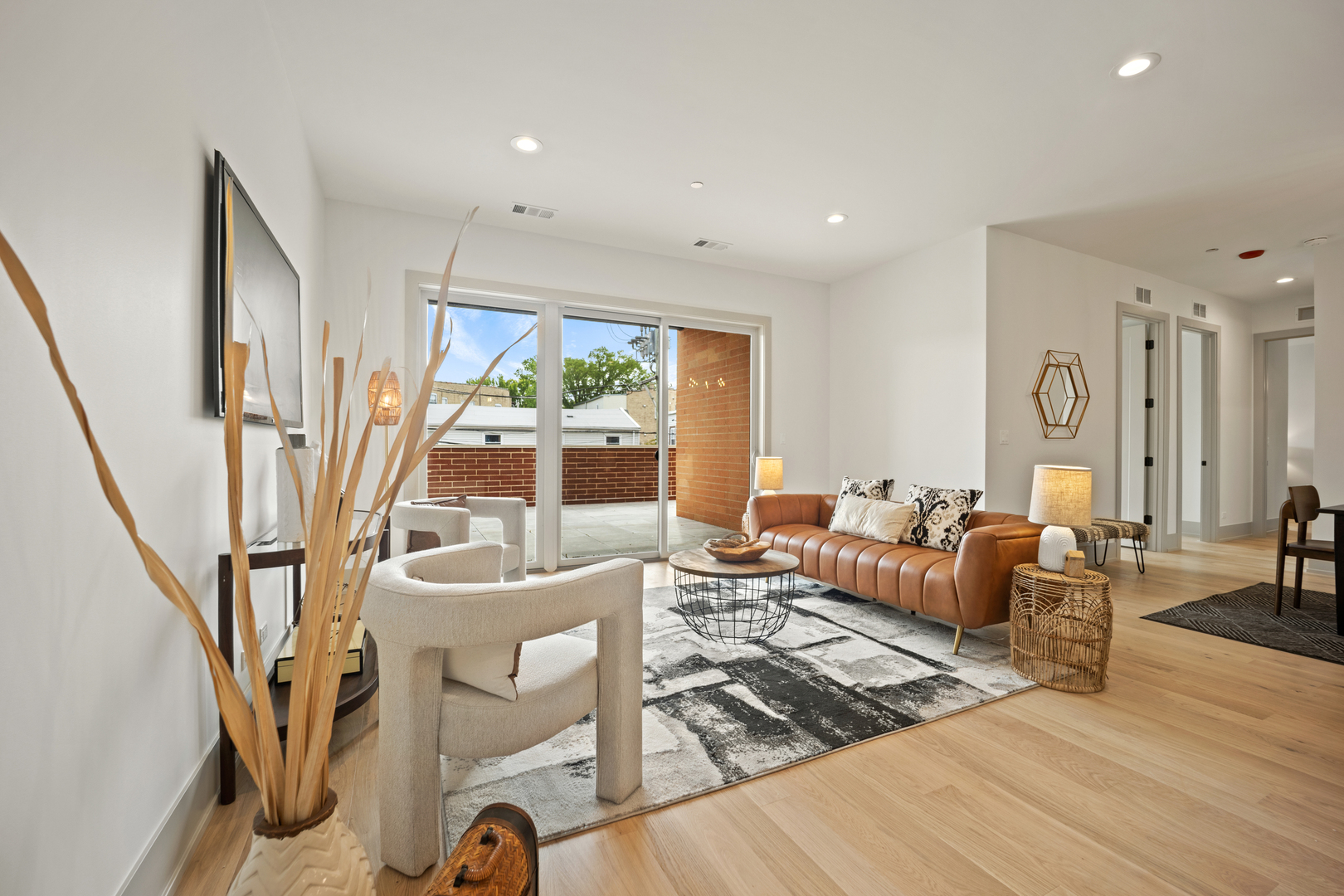 1548 W Ardmore Avenue Unit: 2F