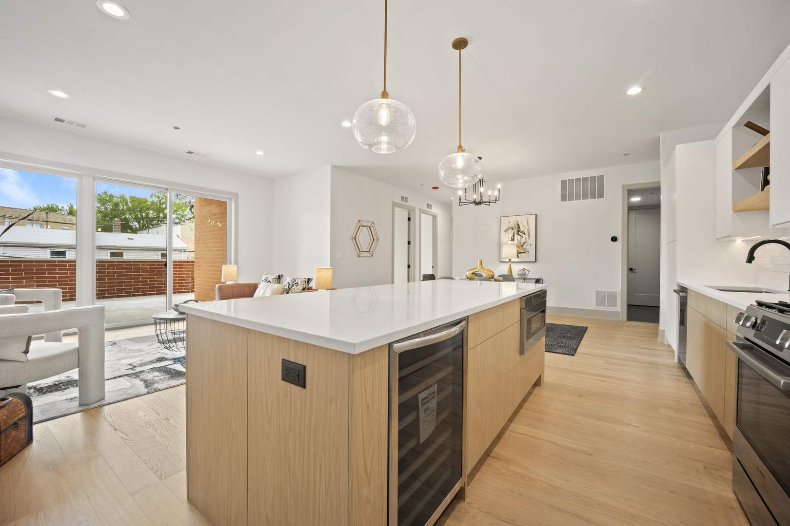 1548 W Ardmore Avenue Unit: 3B