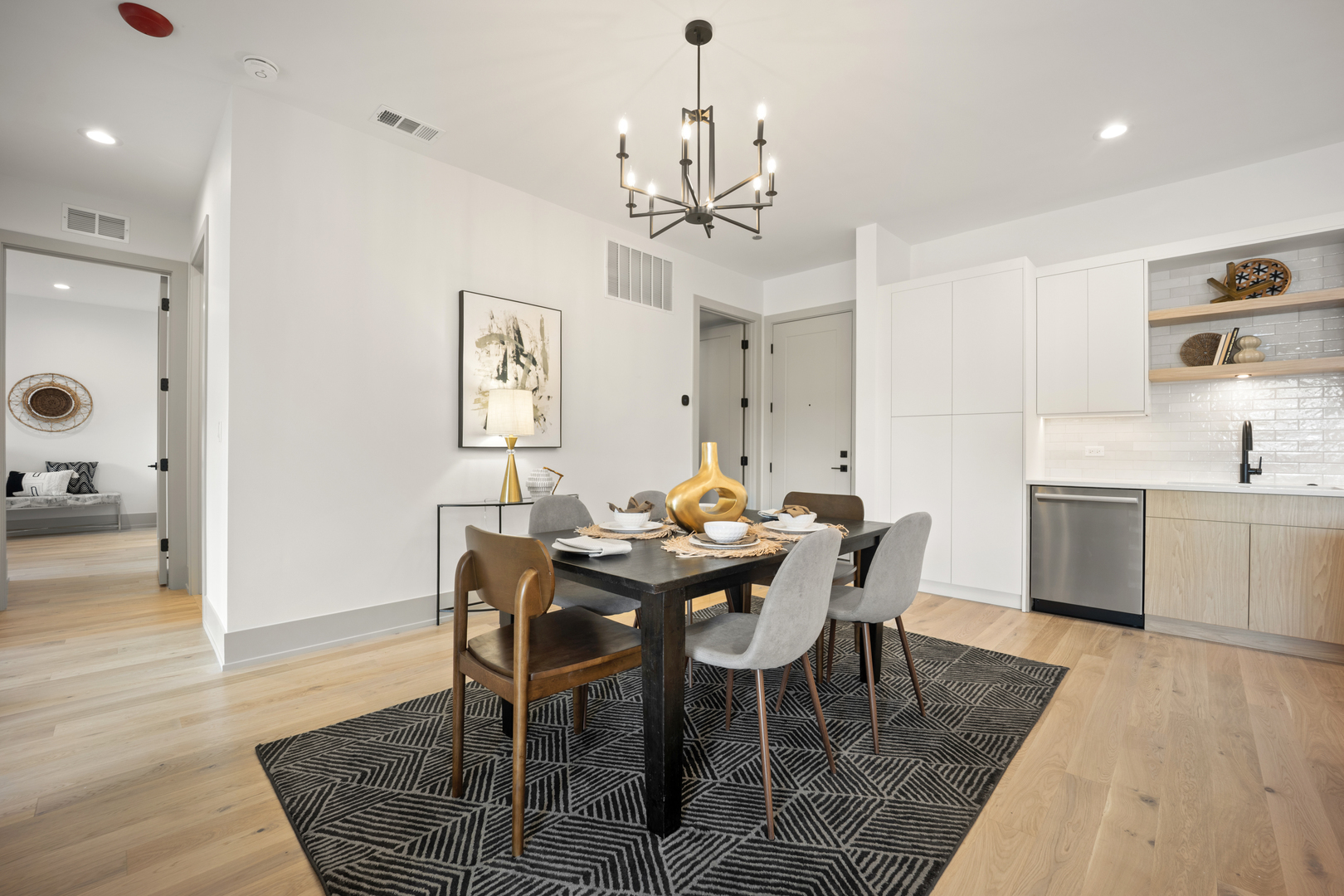 1548 W Ardmore Avenue Unit: 3B