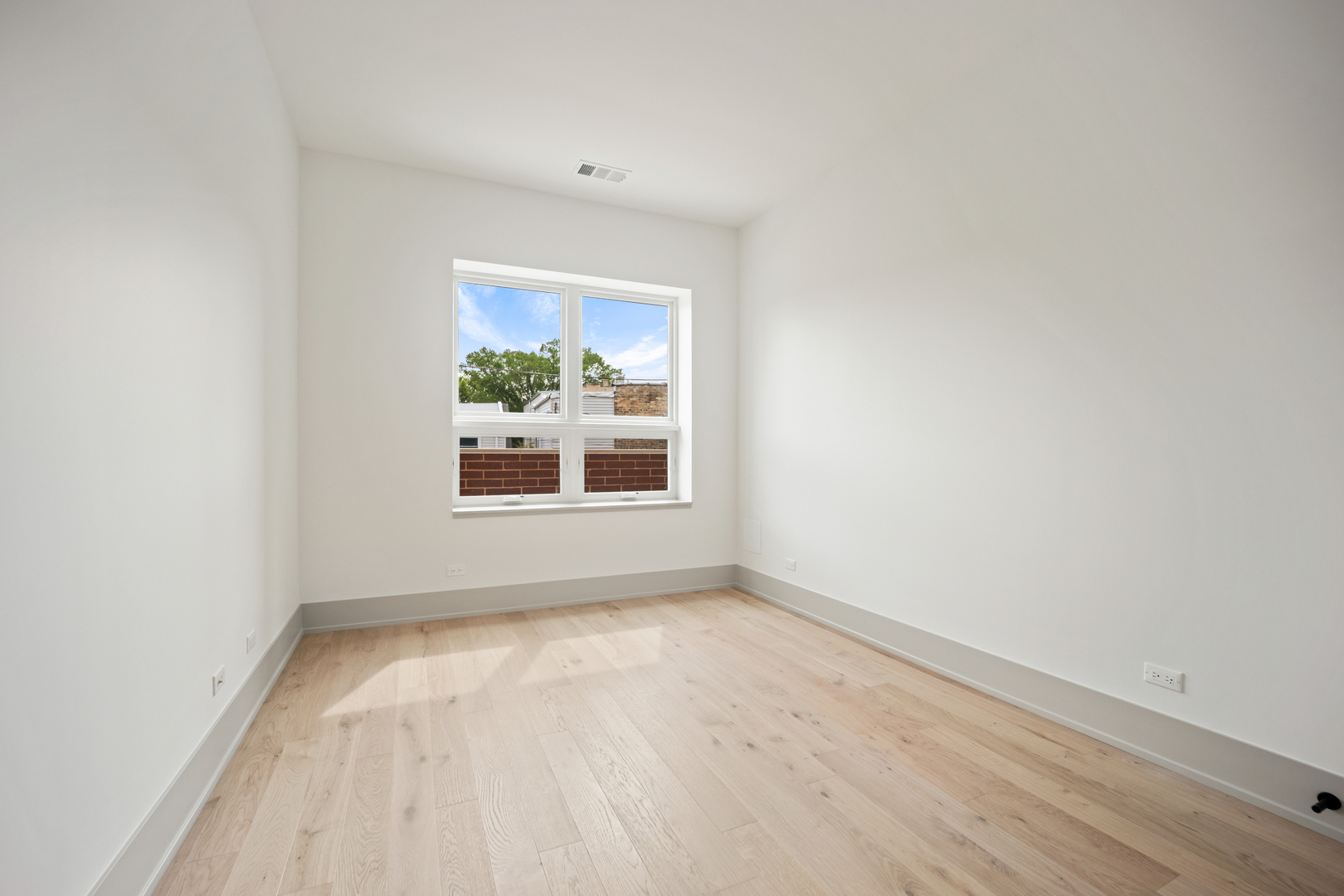 1548 W Ardmore Avenue Unit: 3B