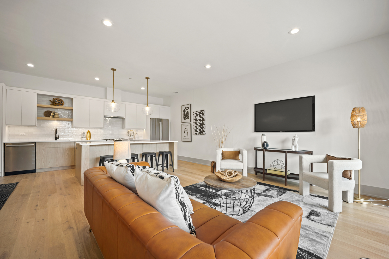1548 W Ardmore Avenue Unit: 3B